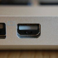 800px-Mini_DisplayPort_on_Apple_MacBook